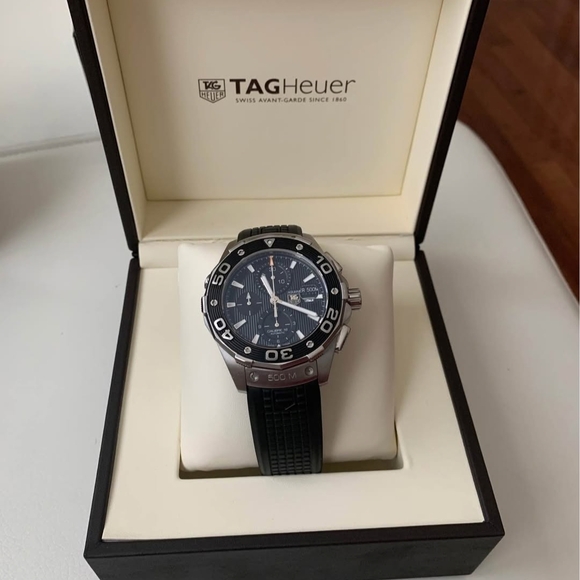 Tag Heuer Aquaracer Black and Silver Watch - Picture 3 of 8